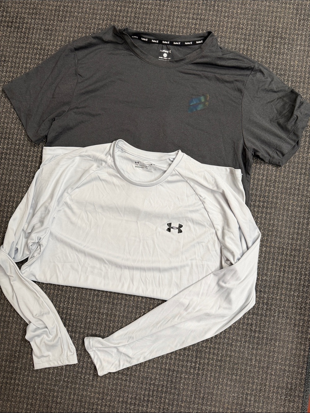Under Armour Long sleeve Light Gray Performance shirt & Hurley Performance T